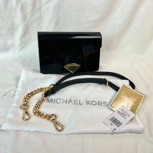MICHAEL KORS BARBARA GOLD MD ENVELOPE CLUTCH Black Shoulder Bag